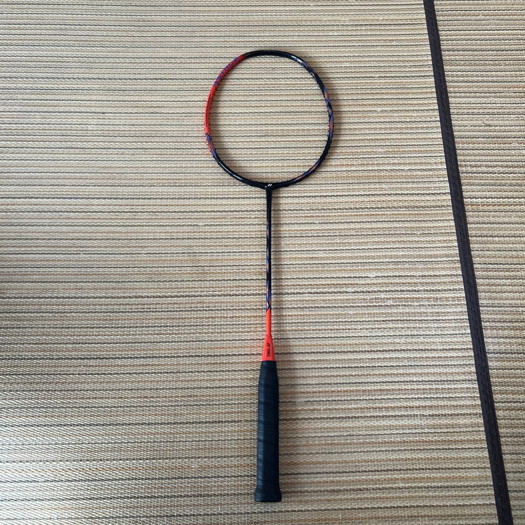 ASTROX 77 バドミントンラケット