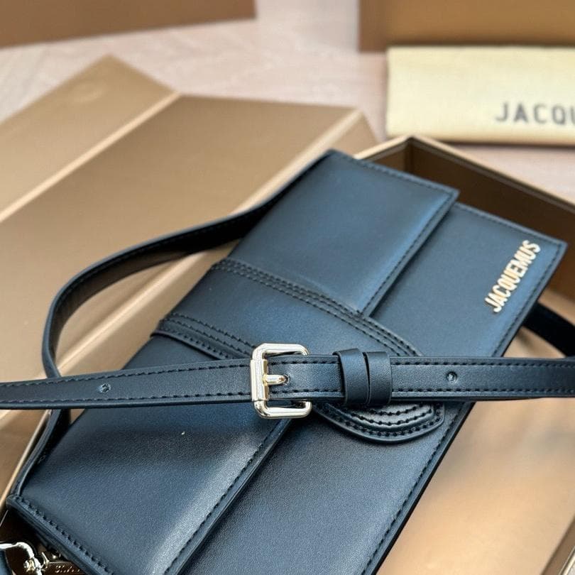 JACQUEMUS ブラックレザー ショルダーバッグ
