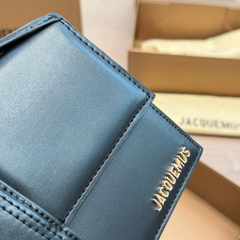 JACQUEMUS ブラックレザー ショルダーバッグ