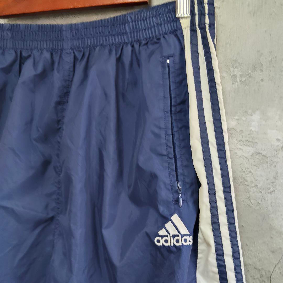 ヴィンテージ adidasナイロンパンツ　3本線　シャカシャカ　トラックパンツ