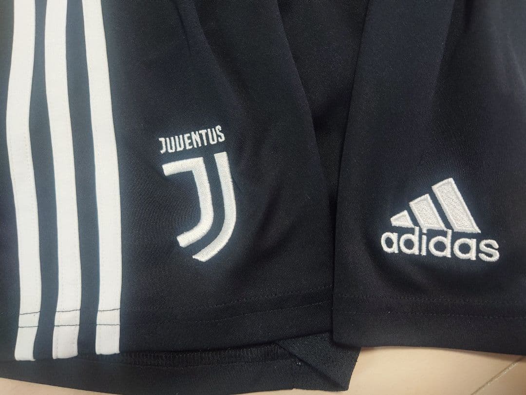【 adidas ユーベ CR7 】ユニフォーム（ M size ）