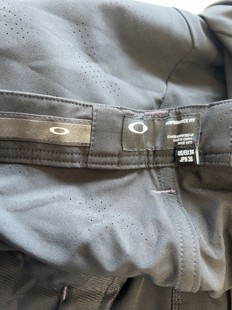 新品 OAKLEY パンツ 36　ゴルフウエア オークリー