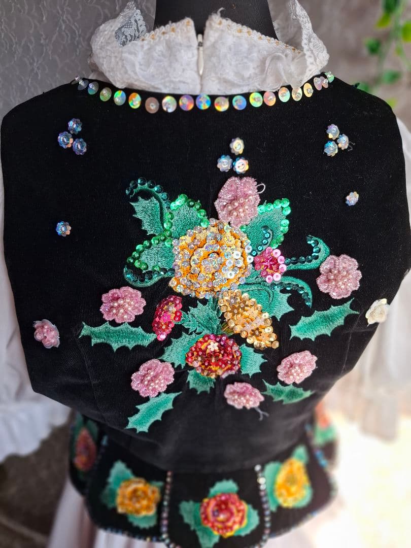 フォークダンス、チャコットベスト手刺繍