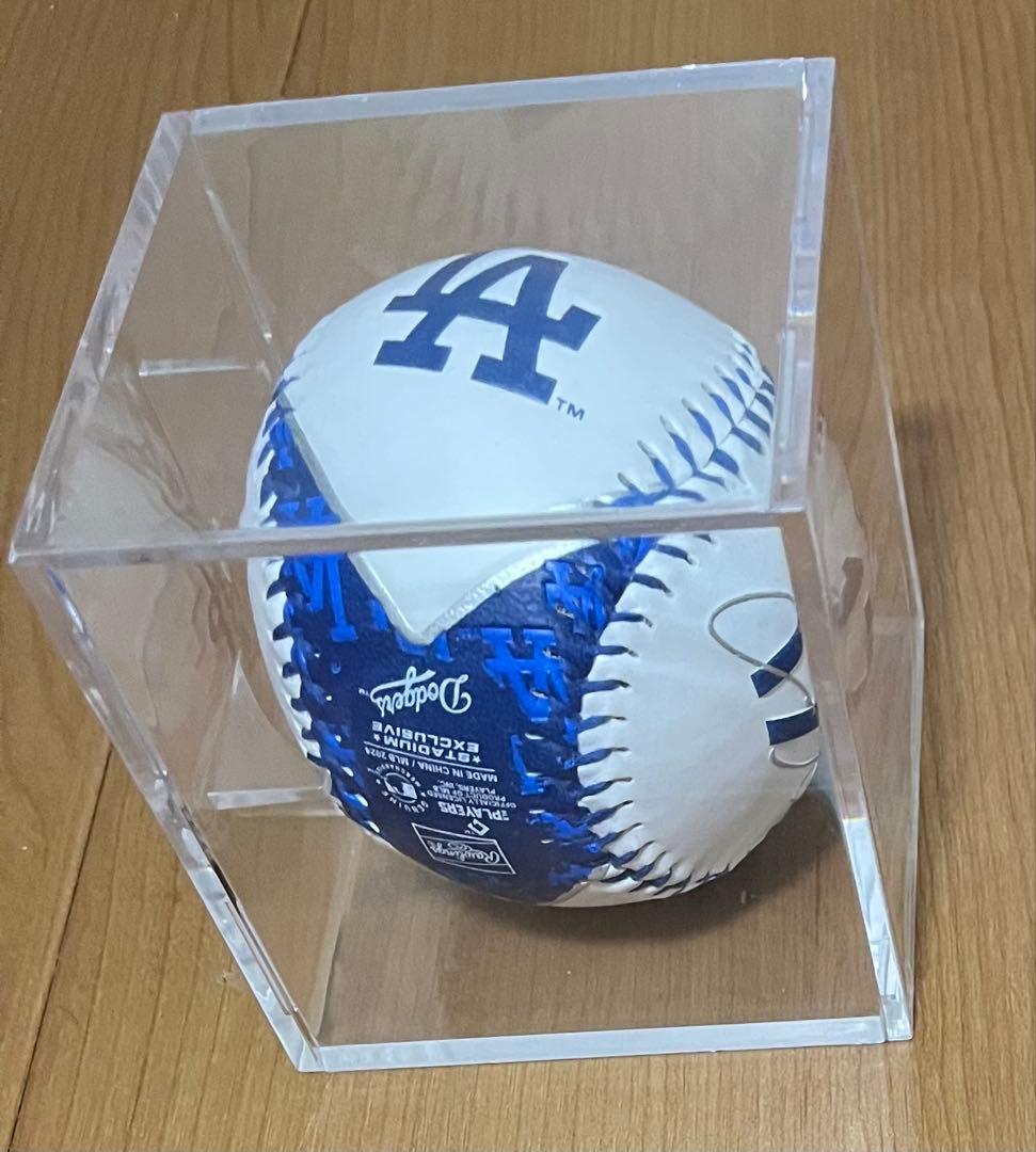 大谷翔平　ドジャース スタジアム 限定　ボール　サイン刺繍入り　　レア