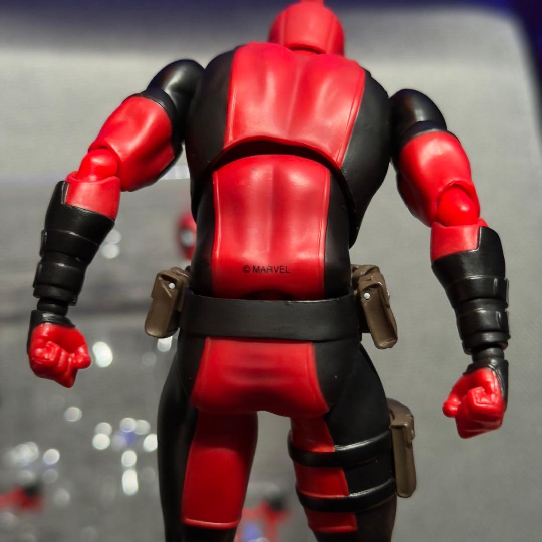 Mafex マフエックス　デッドプール　Deadpool 再販版　銃付き