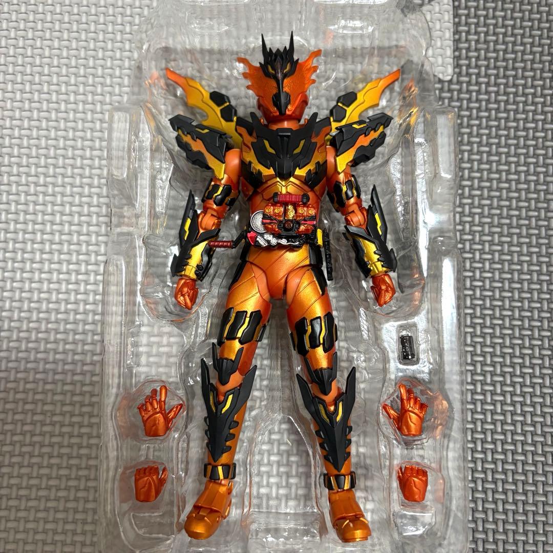 S.H.Figuarts 仮面ライダー クローズマグマ