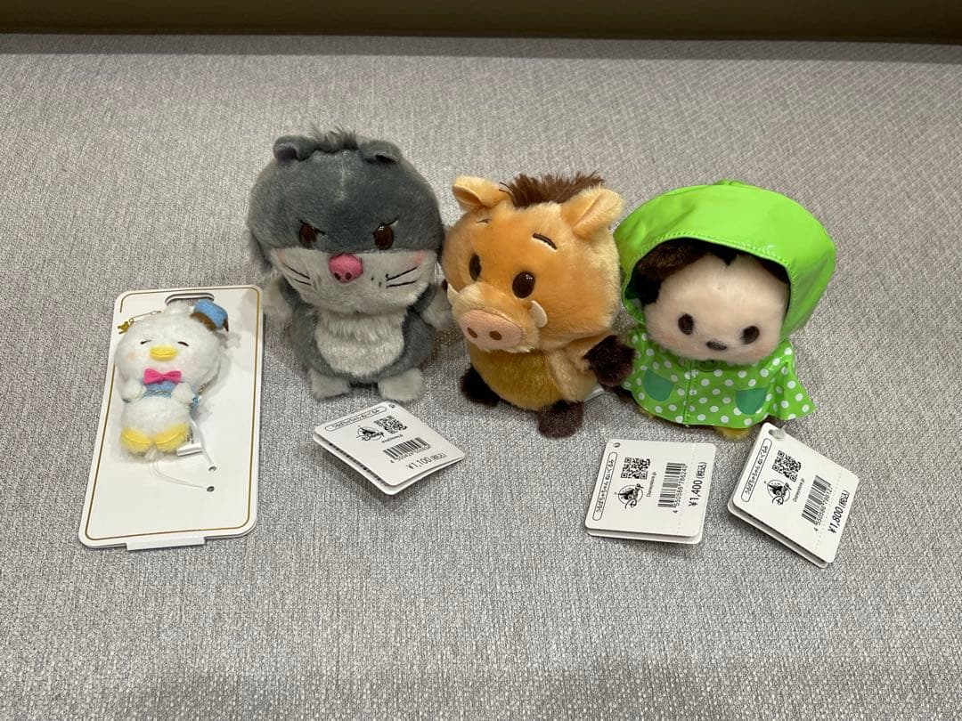 Ｈ★ディズニーストア★ラッキーバッグ★18点まとめ売り★ぬいぐるみ★イヤリング