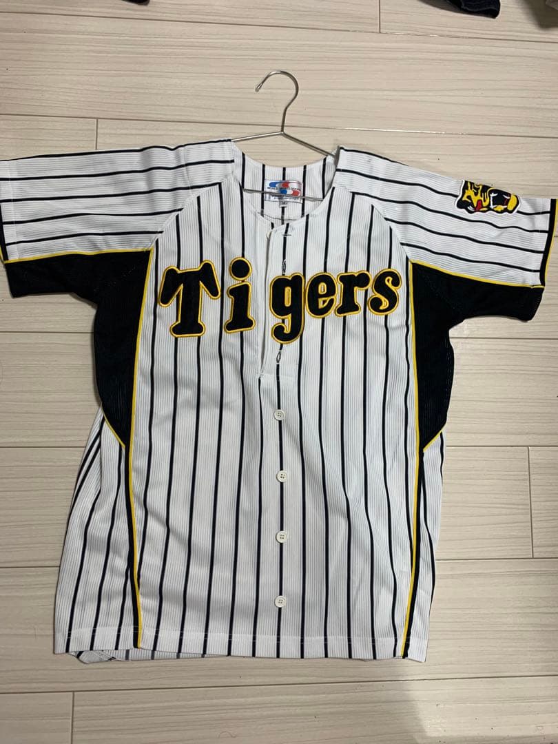 （即日発送）阪神タイガースMサイズ背番号なしプルオーバーユニフォーム