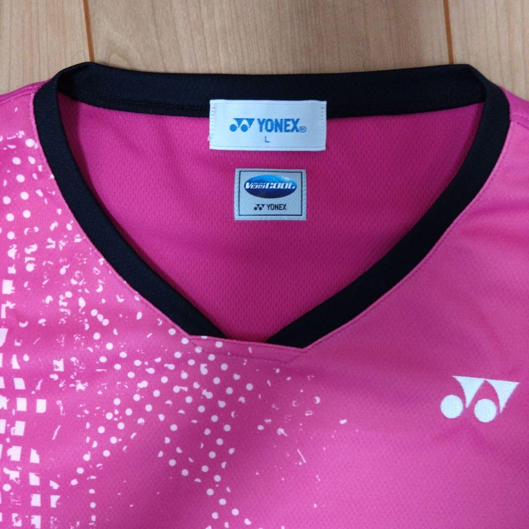 YONEX バドミントン・テニス用上下セット (ピンク，黒）