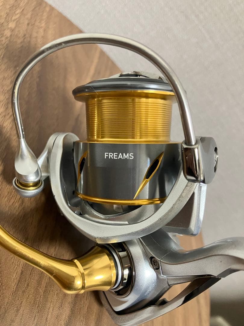 Daiwa スピニングリール　21フリームスLT3000-CXH