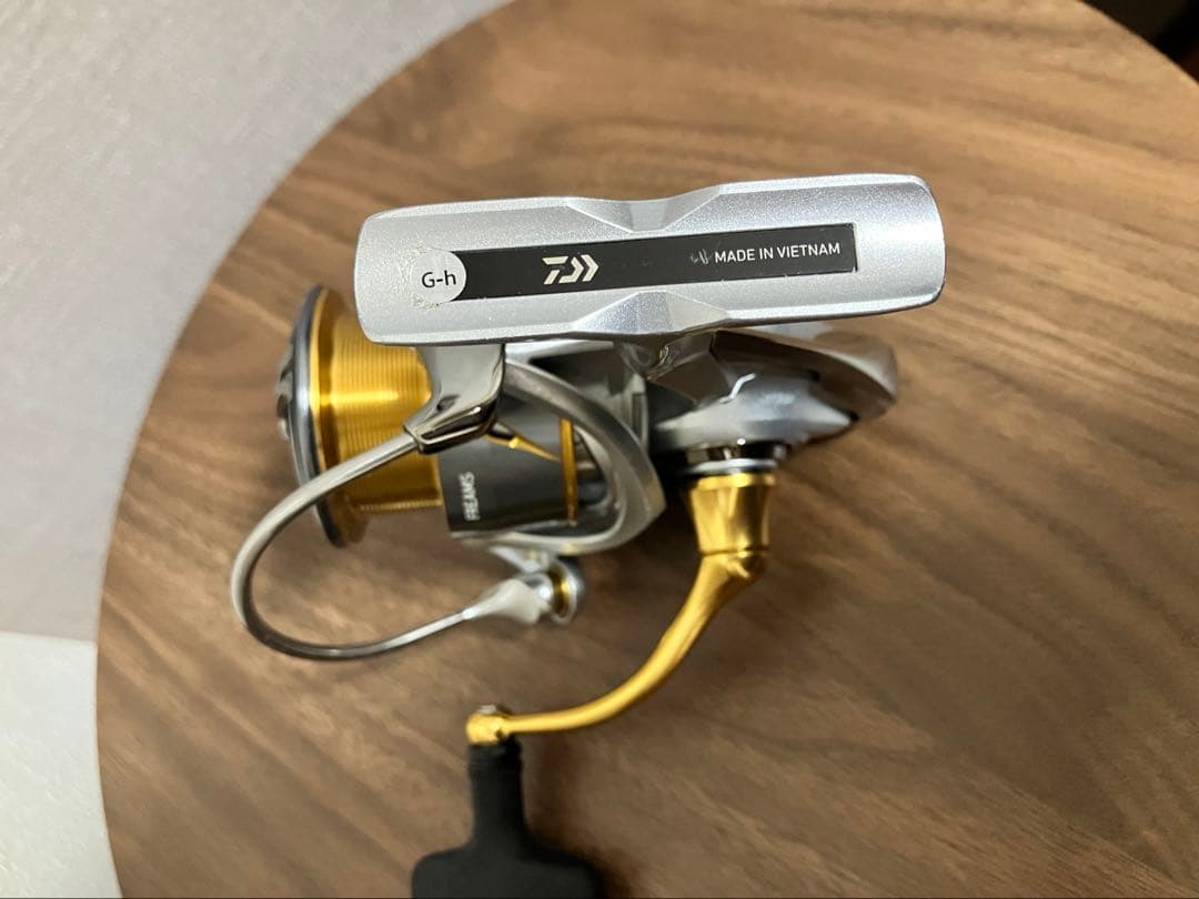 Daiwa スピニングリール　21フリームスLT3000-CXH