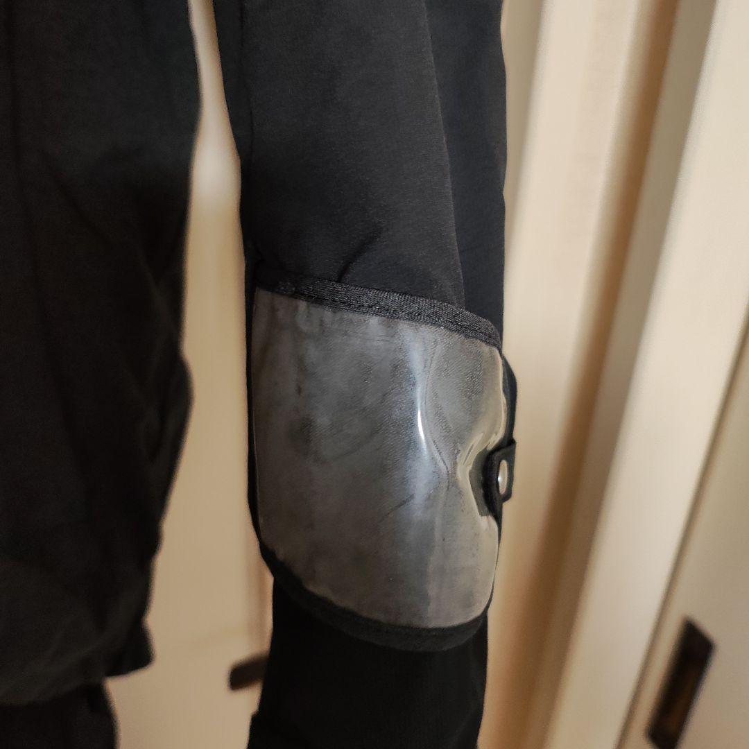 DESCENTE スキーウェア 上下セットLサイズ 黒・グレー