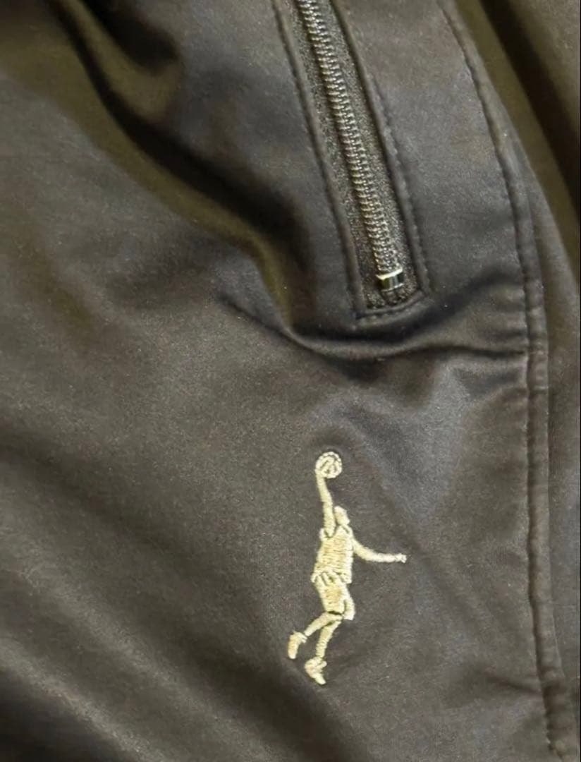 インザペイント　ジャージの上下セットアップ