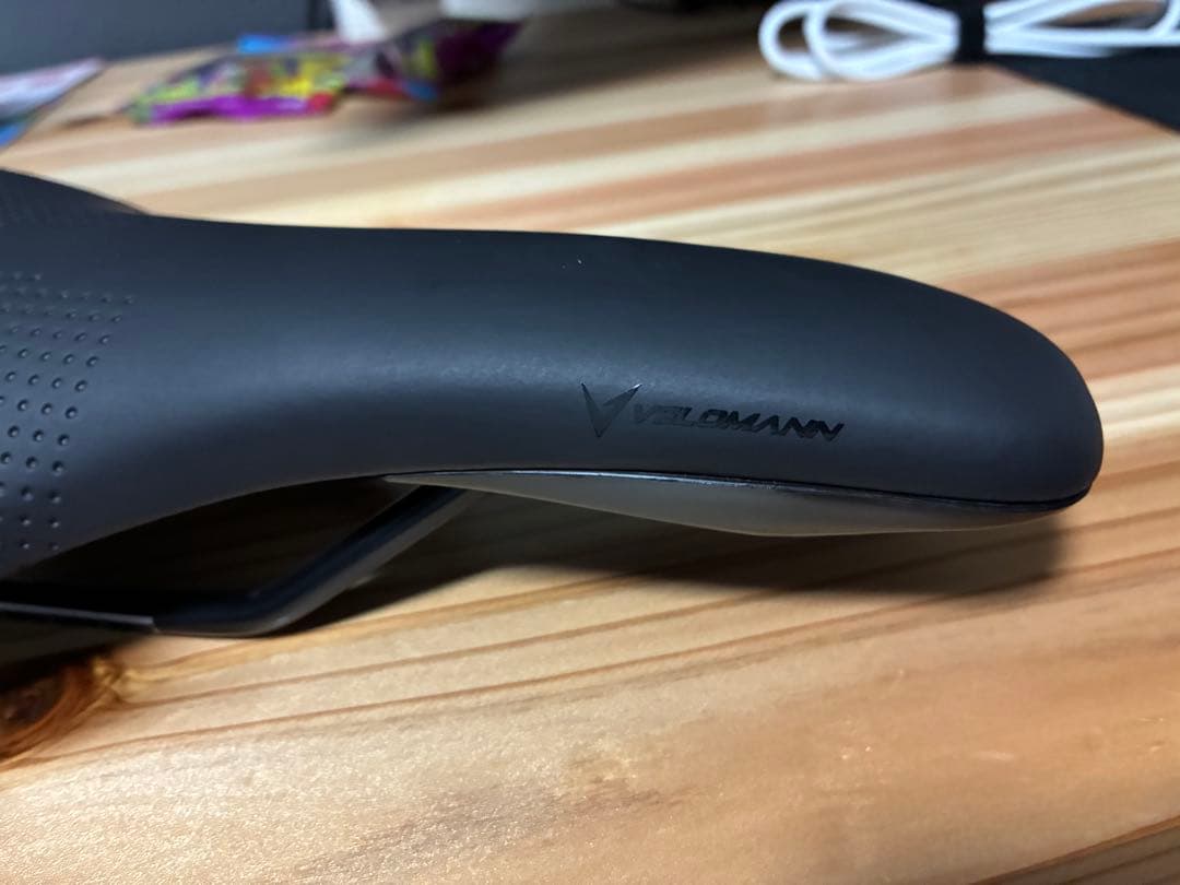 純正品　 bianchi サドル　エルゴノミック　velomann