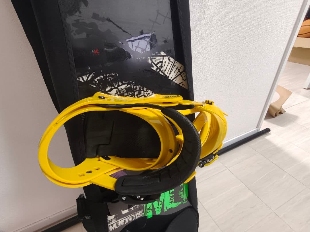 スノーボード ストライプデザイン バインディング付き