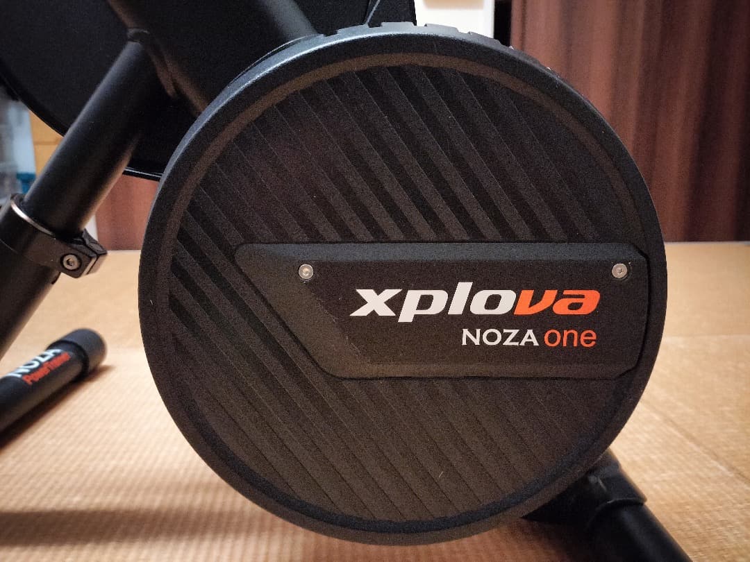 XPLOVA NOZA One スマートトレーナー シマノ11速スプロケット付き