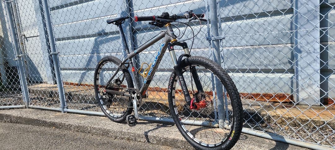 Kona マウンテンバイク ディスクブレーキ
