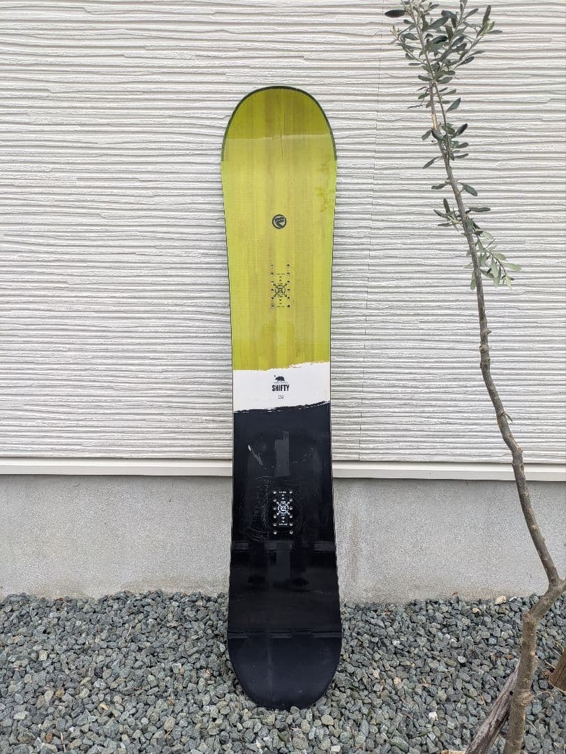 FLOW SHIFTY 151 スノーボード　板　美品