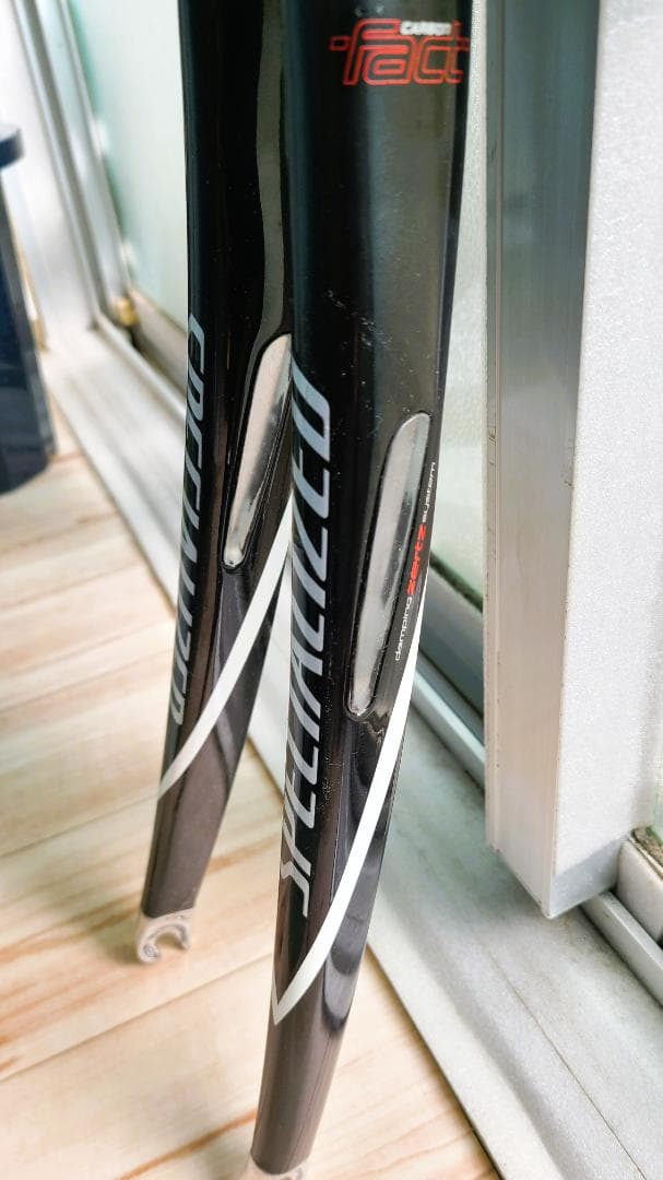 ❖SPECIALIZED FACT カーボンフォーク❖700C　ショック減衰