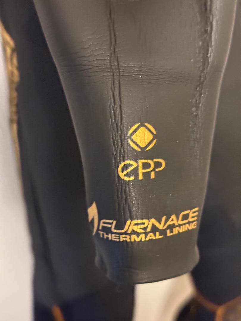 BILLABONG ビラボン　裏起毛　黒紫　ウエットスーツ