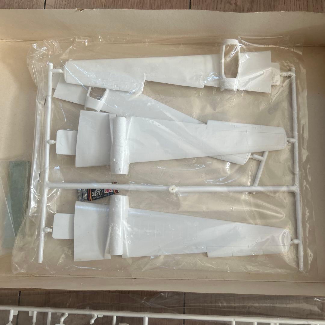YS-11 型機 AIRPLANE 東亜国内航空仕様1/72 SCALE レトロ