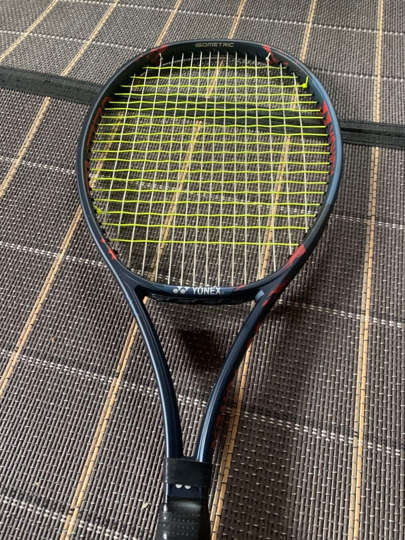 YONEX VCORE PRO 100 テニスラケット　G2