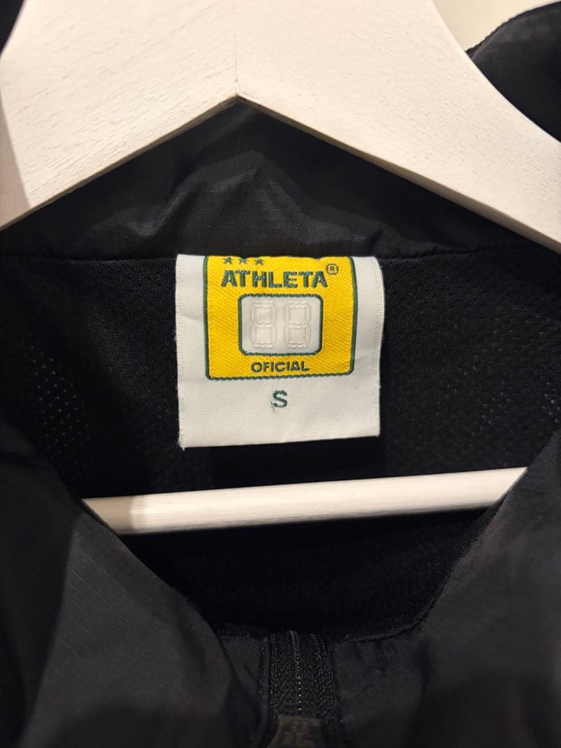 ATHLETA ウィンドブレーカー Sサイズ