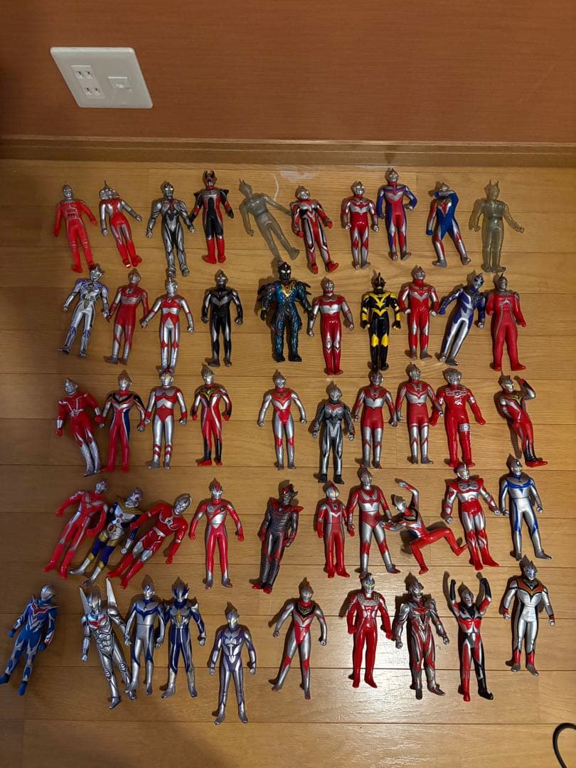 d*2様 ウルトラマンシリーズ フィギュアセット 111体プラスおまけ多数