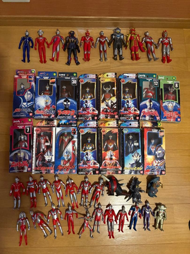 d*2様 ウルトラマンシリーズ フィギュアセット 111体プラスおまけ多数