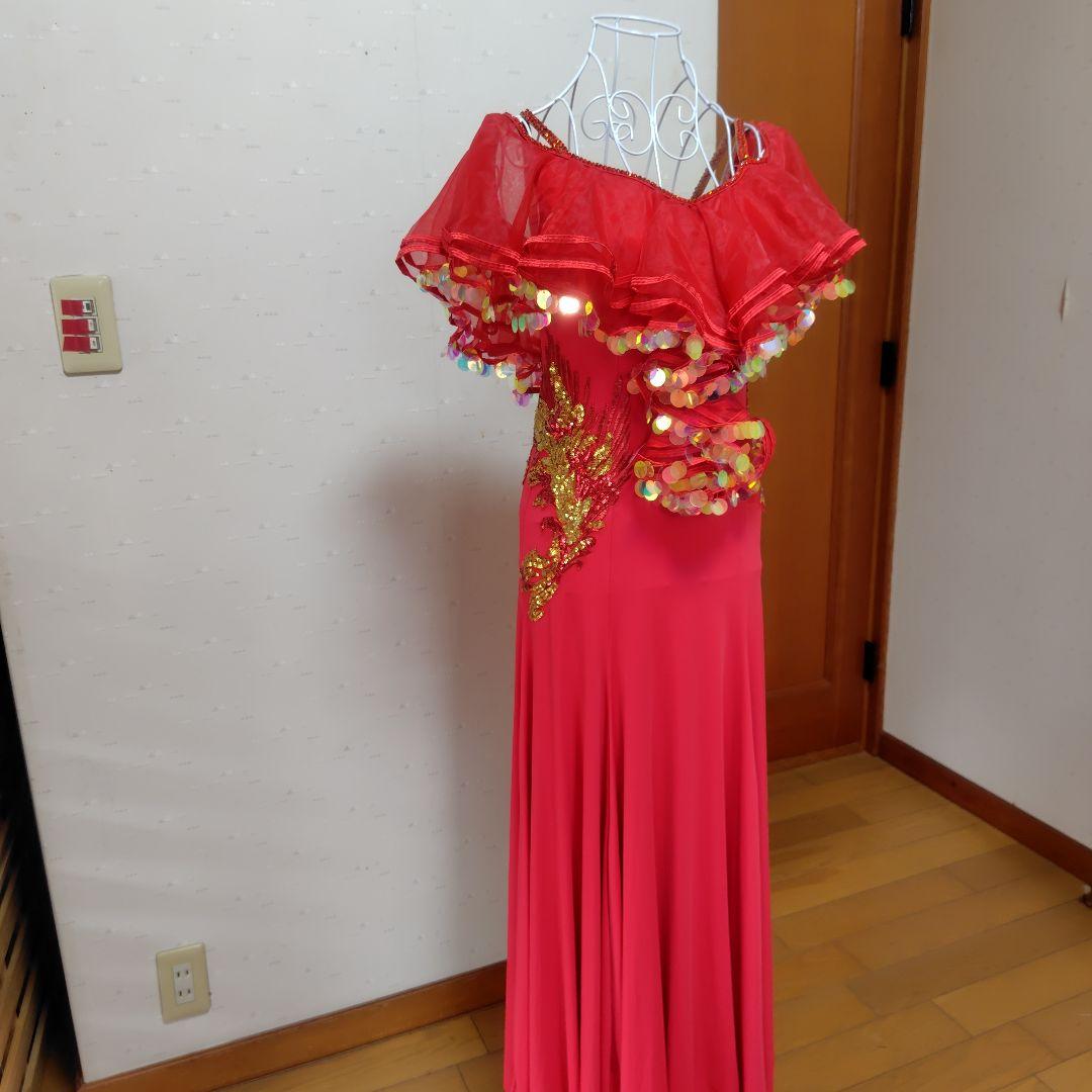 Ymiko！燃える赤のドレスと黒のトップス2点おまとめ