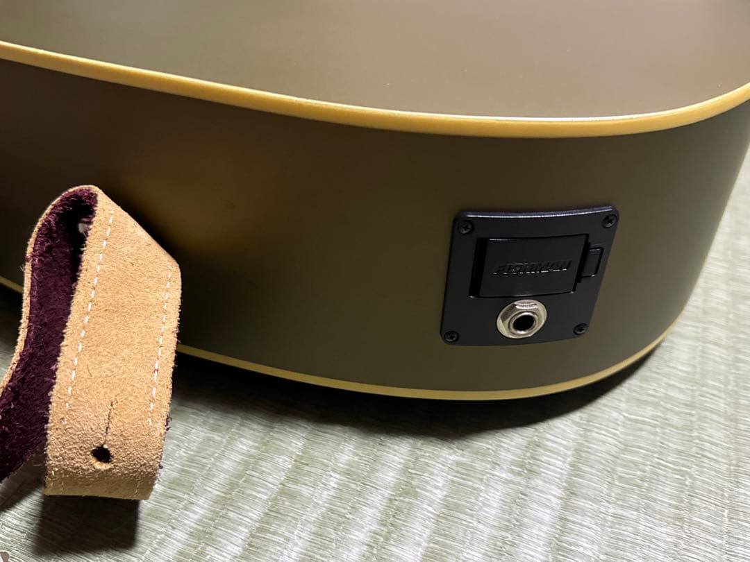 fender エレアコ　Newporter Player オリーブサテン　美品