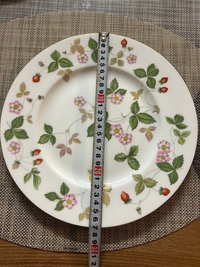 ウェッジウッド ワイルドストロベリープレート27センチ　3枚