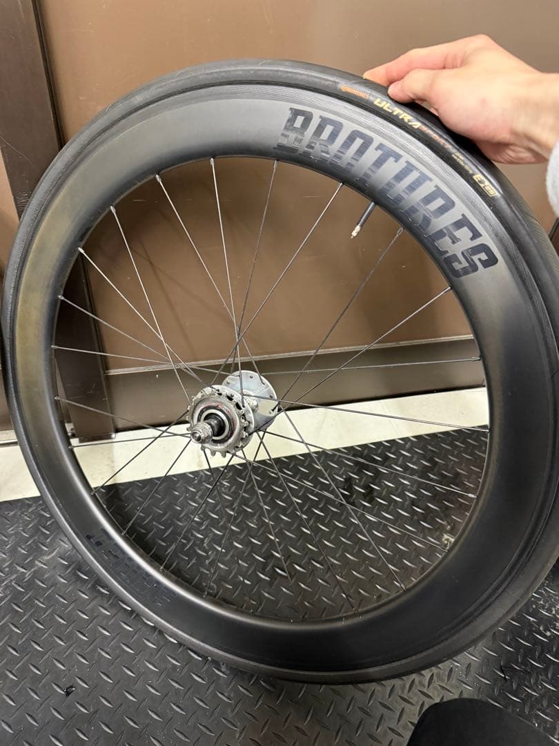 ブローチャーズ SHRED カーボンホイール セット DT-Swissハブ交換済