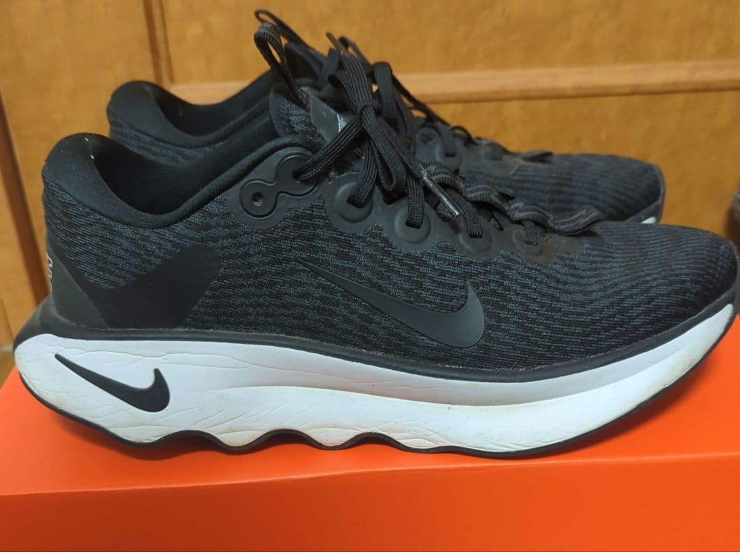 最終値下げ!! ナイキ WMNS NIKE MOTIVA