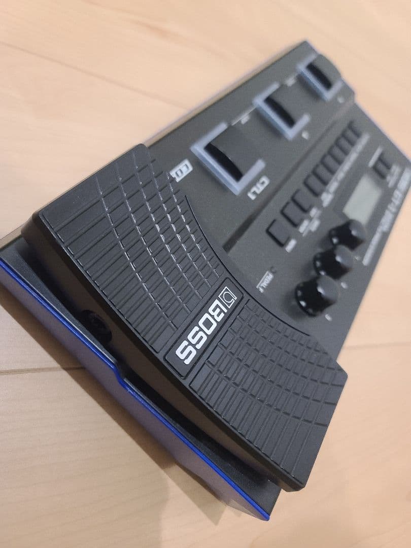 【美品中古】BOSS GT-1 マルチエフェクター【ACアダプター&解説本付き】