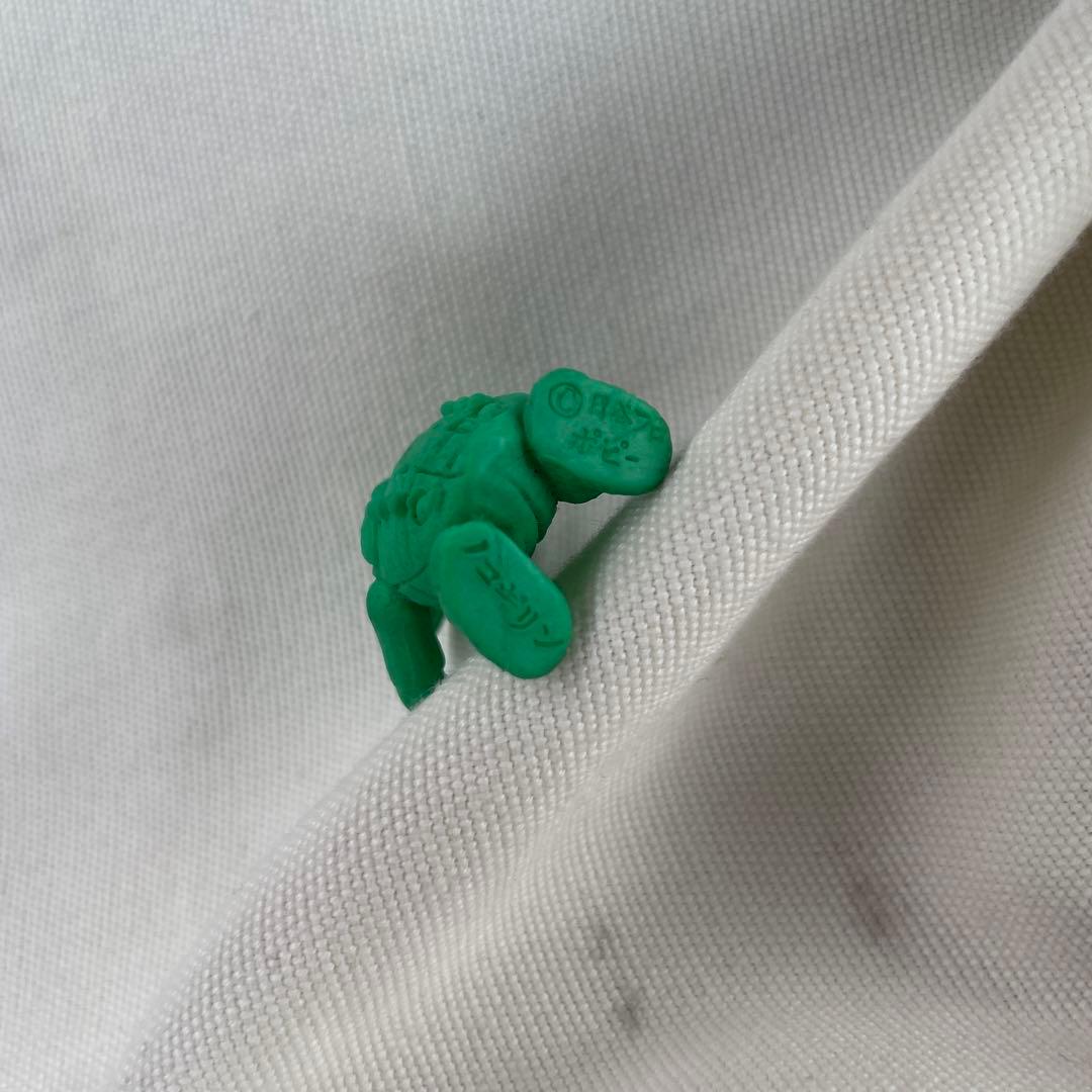 怪獣消しゴム　ノコギリン（みどり）