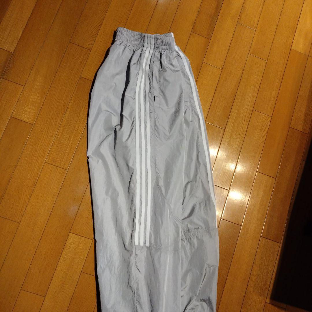 新品同様　アディダス　adidas ワイドパンツ　パラシュート　М〜Lサイズ