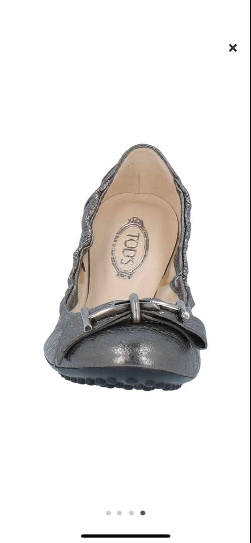 TOD'S メタリックグレー バレエシューズ