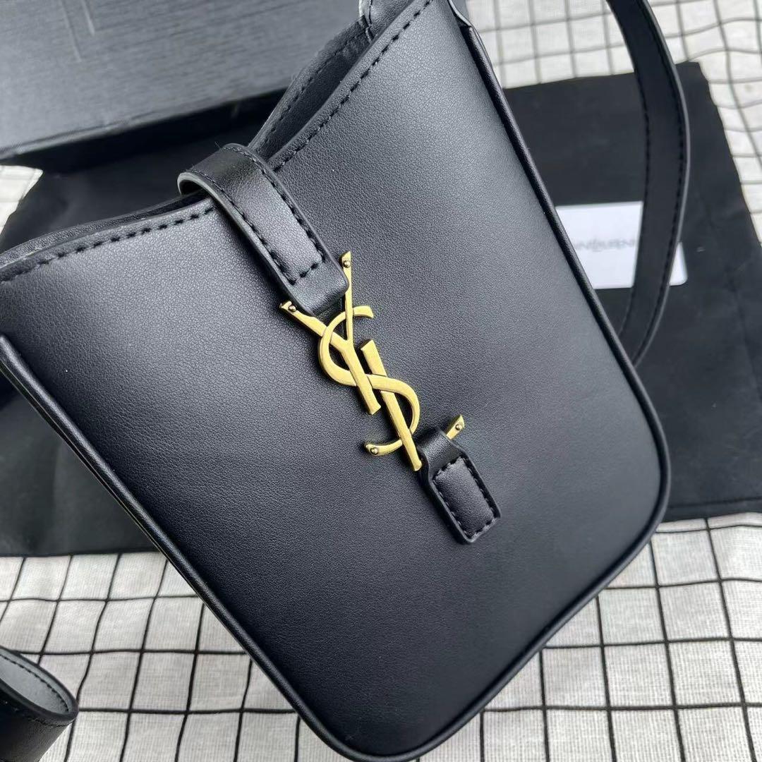 YSL サンローラン バーティカルLE5 A7 フォンホルダー ショルダーバッグ