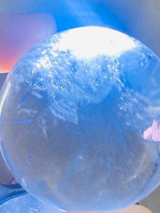 天然石　水晶球 エンジェルラダークオーツ　綺麗な青光　45.1㍉130g