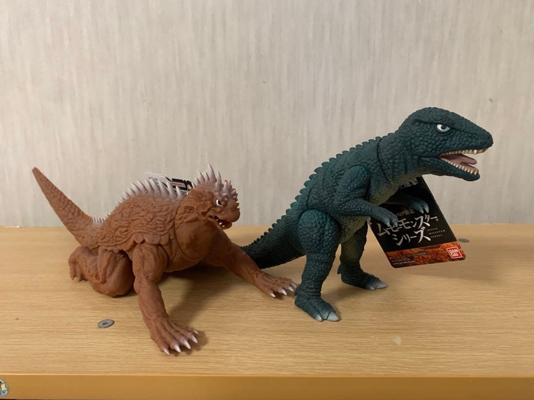 ゴジラストア限定　バラン　ゴロザウルス　ソフビ　2体セット