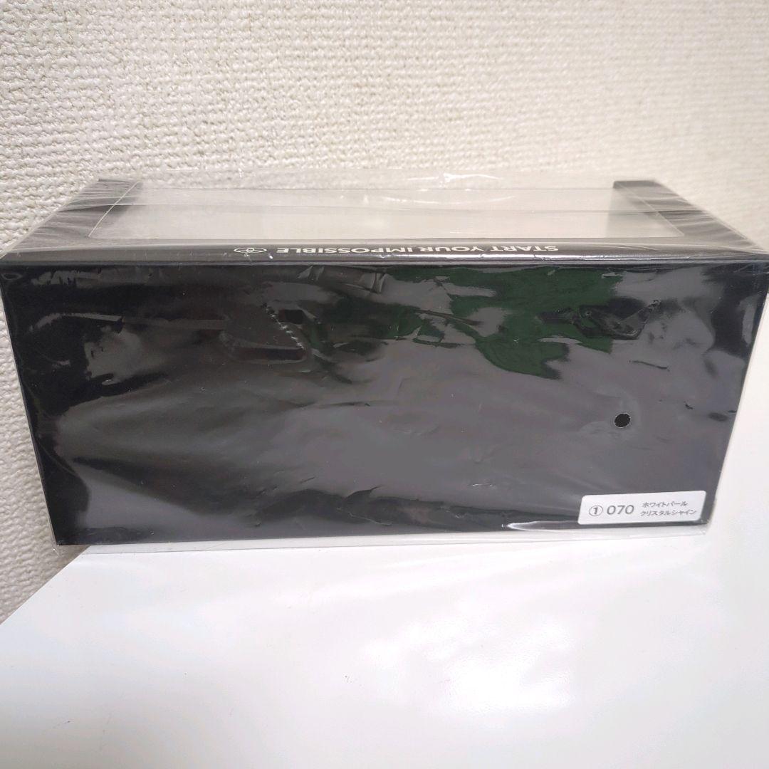 【新品未開封】トヨタ ヤリス 1/30 ミニカー ホワイトパール