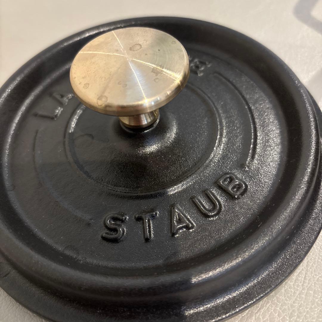 m*3様 Staub La Cocotte 両手鍋 小型 14cm 黒