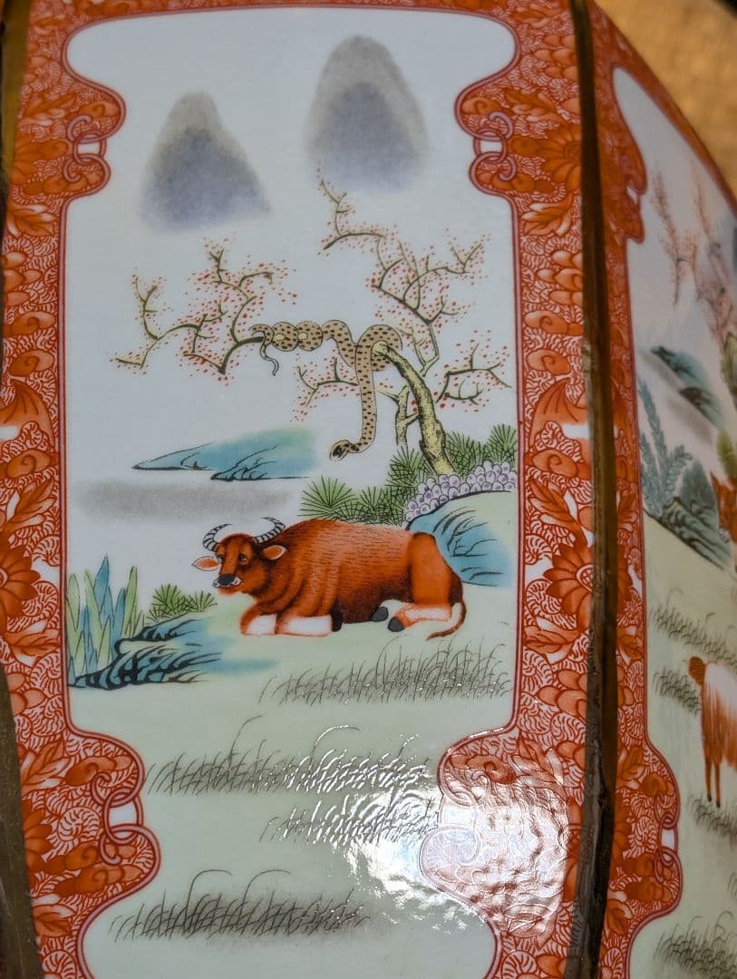 飾り壺　インテリア　六角形 十二干支　花瓶　美術工芸品