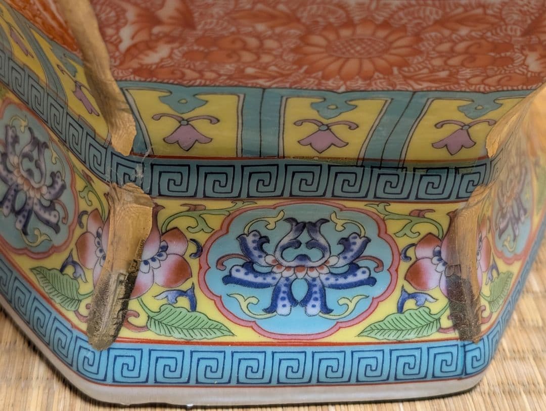 飾り壺　インテリア　六角形 十二干支　花瓶　美術工芸品