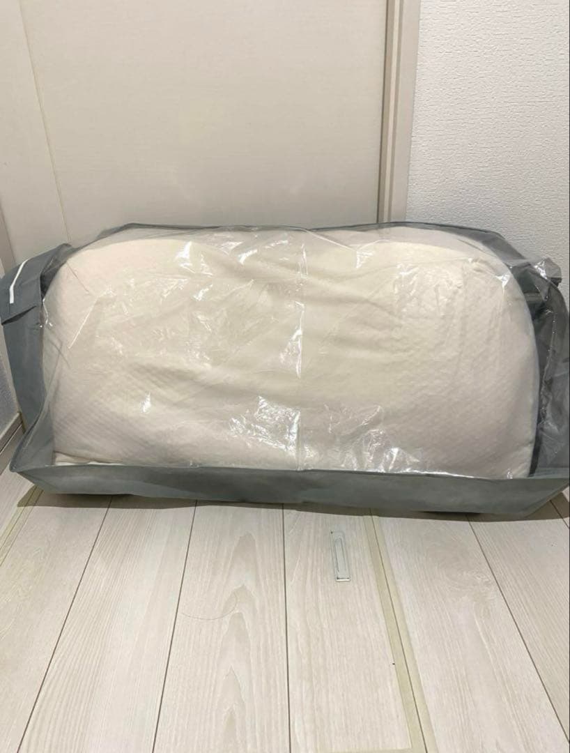 昭和西川　マツコ　ギガ枕