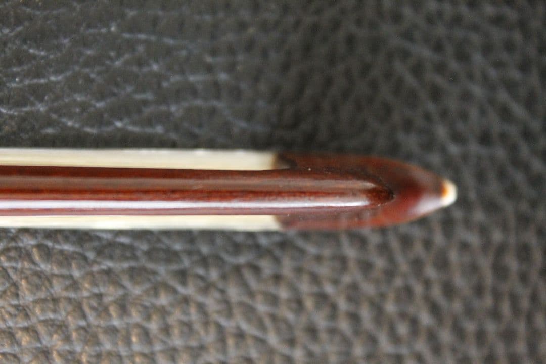 短く軽いヴァイオリンボウ　ニアパーフェクトな反応と操作性　19c後半の雰囲気か