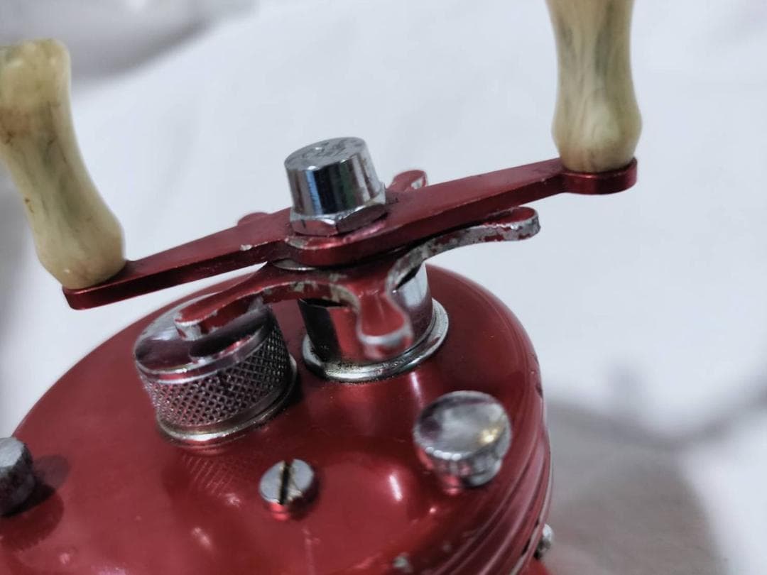 アブガルシア　アンバサダー5000 　ビンテージ　リール abu 　レッド