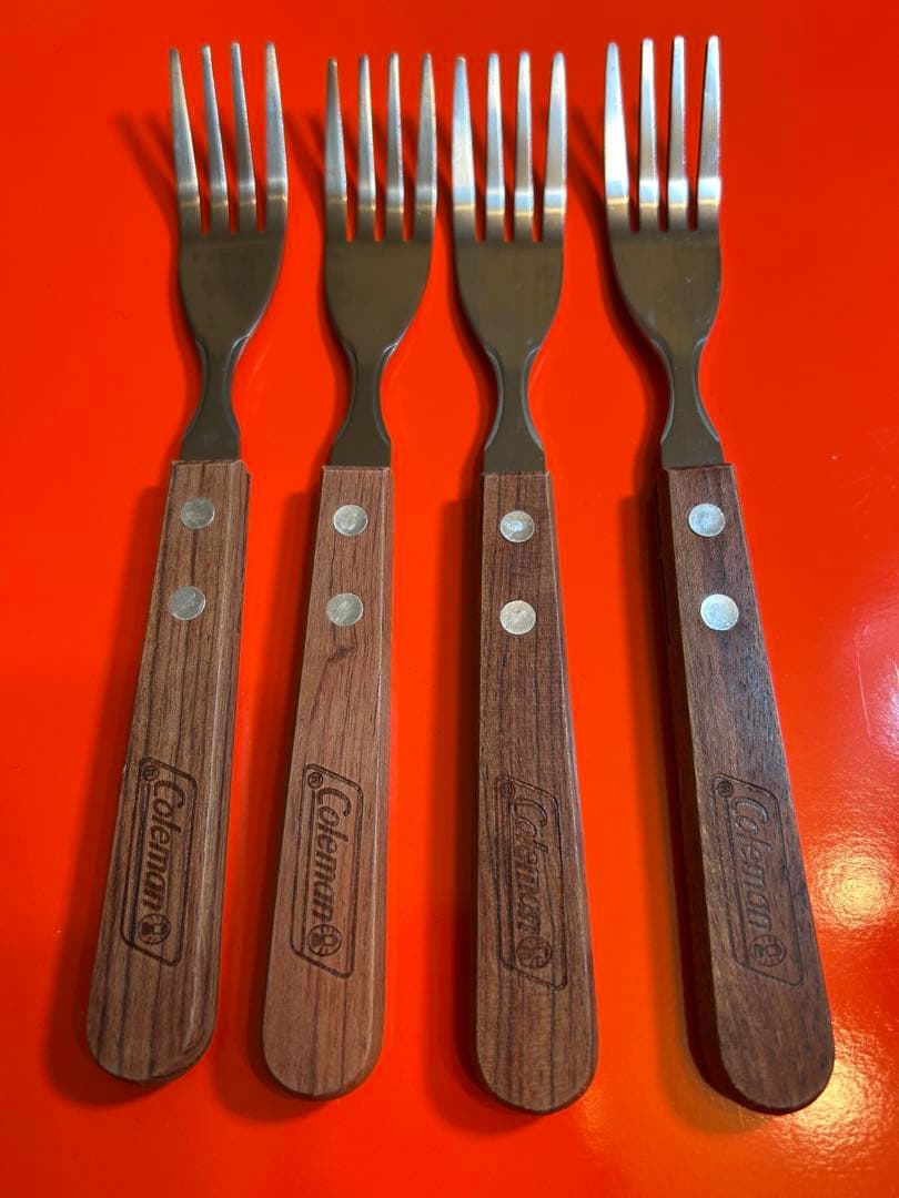 コールマン 食器セット　& カトラリーセット　　４人用　　Coleman