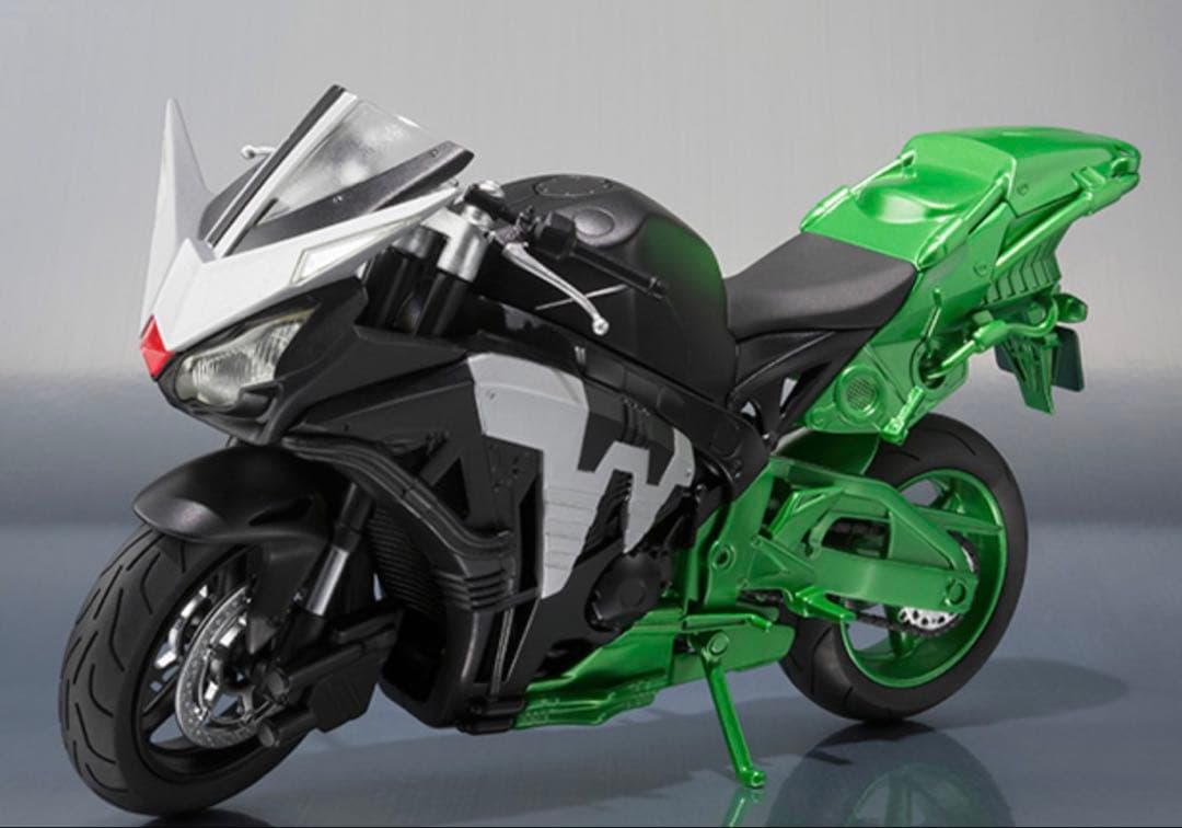 S.H.Figuarts真骨彫製法 仮面ライダーW サイクロンジョーカー＆バイク